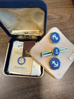 Vintage Mid-Century WEDGWOOD by Stratton "Anchor" Blue Cuff Link & Tie Clip Set